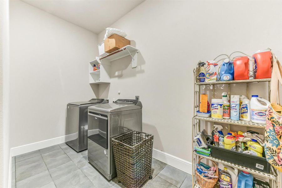 Furnished interior view inside a new home in ARTAVIA 65', Conroe (Image 35).