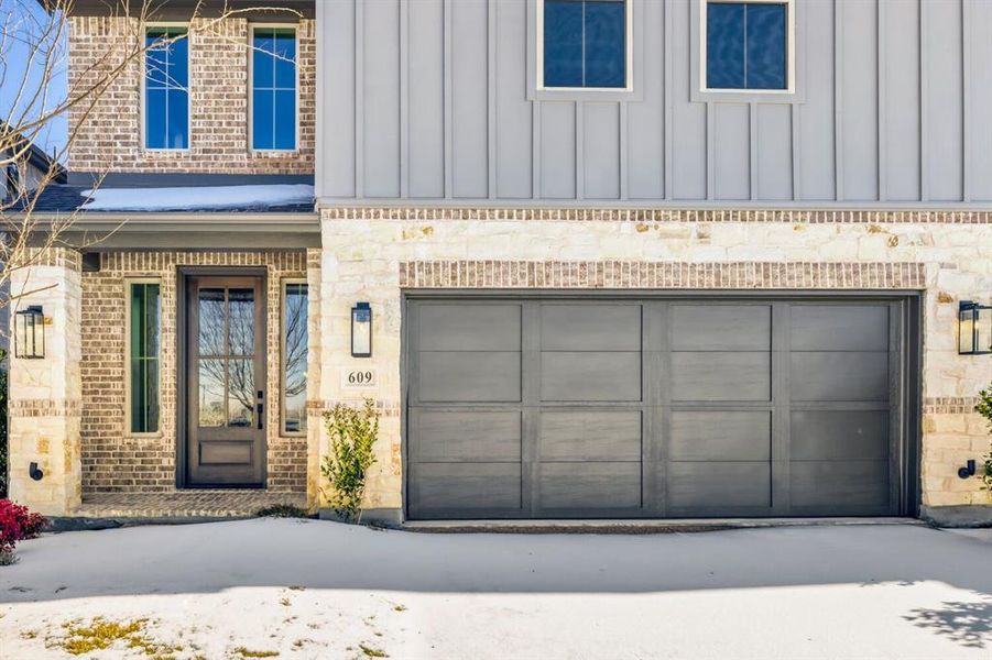 Exterior details and patio area of a home in Castle Hills Northpointe - Townhomes, Lewisville (Image 4).