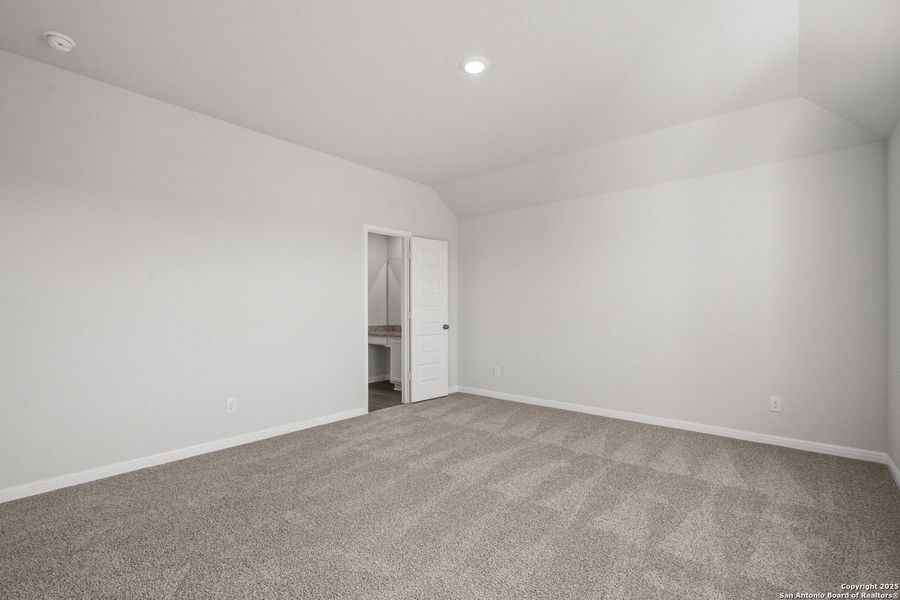 Spacious, unfurnished interior of a new home in Applewhite Meadows, San Antonio (Image 26).
