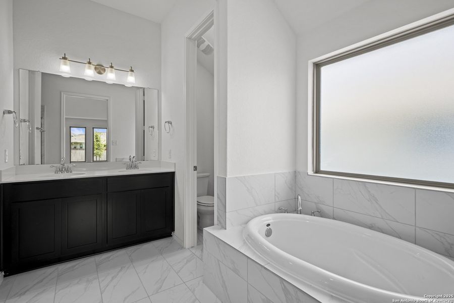 Furnished interior view inside a new home in Rhine Valley, Schertz (Image 9).