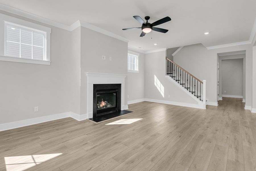 Spacious, unfurnished interior of a new home in Six Oaks, Summerville (Image 25).