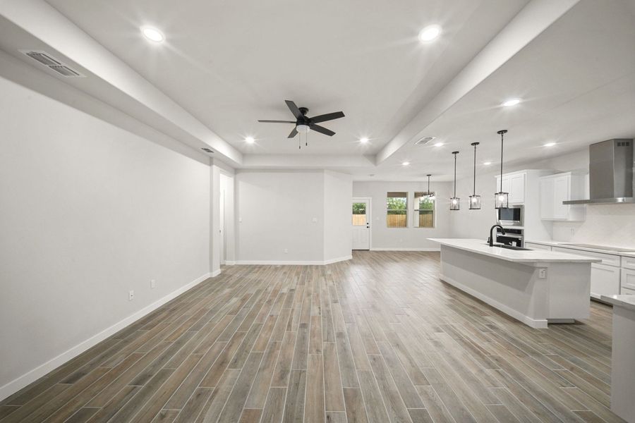 Spacious, unfurnished interior of a new home in Alberta Heights, Edinburg (Image 13).