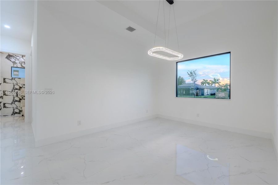 Spacious, unfurnished interior of a new home in , Cape Coral (Image 21).
