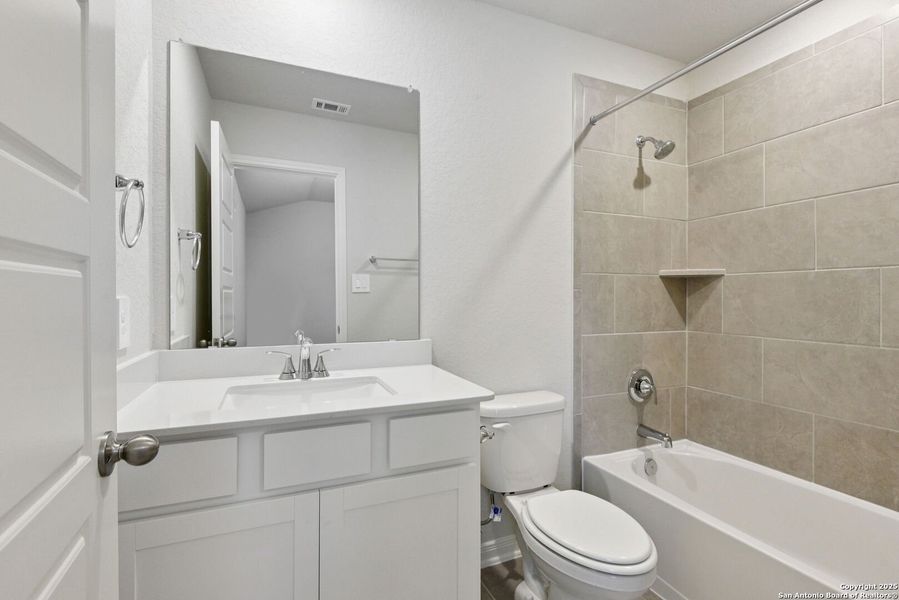 Furnished interior view inside a new home in Fox Falls, Boerne (Image 12).