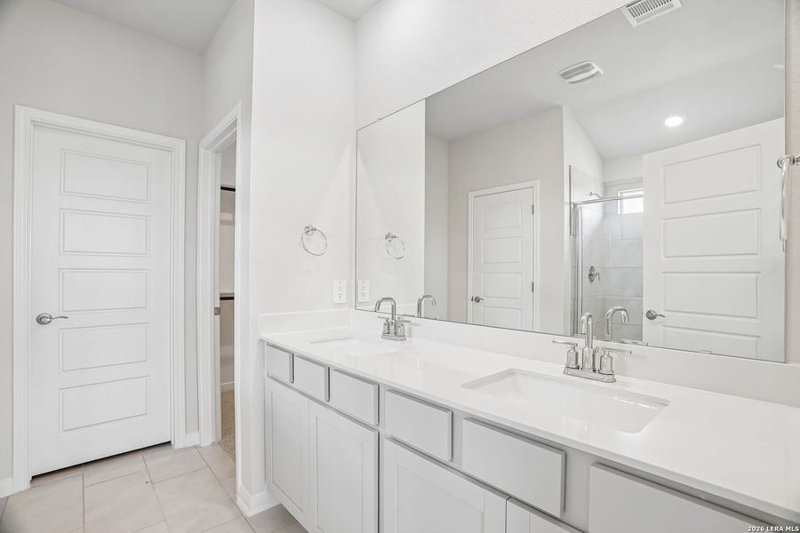 Furnished interior view inside a new home in Carmel Ranch, Schertz (Image 8).