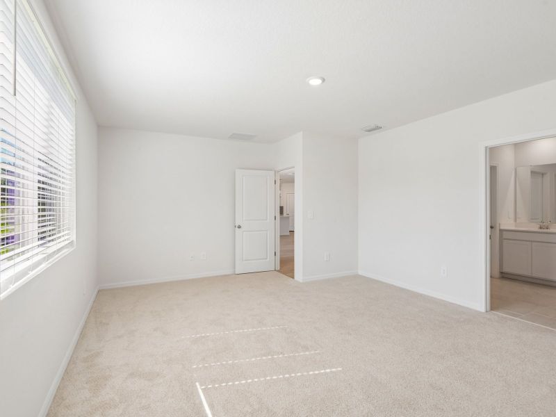 Spacious, unfurnished interior of a new home in Pine Ridge Meadows, Hudson (Image 19).