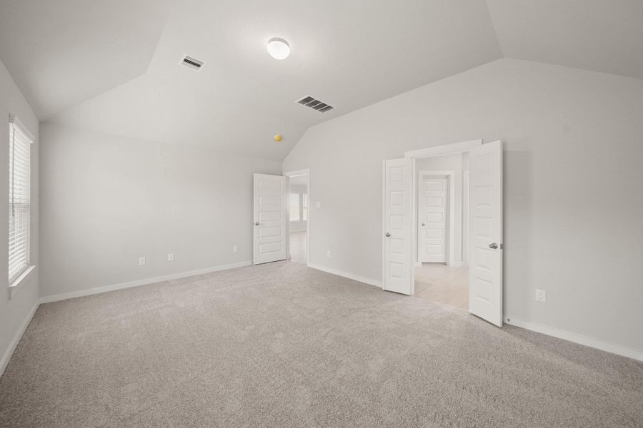 Spacious, unfurnished interior of a new home in Barton Creek Ranch, Conroe (Image 23). Spacious, unfurnished interior of a new home in Barton Creek Ranch, Conroe (Image 23).