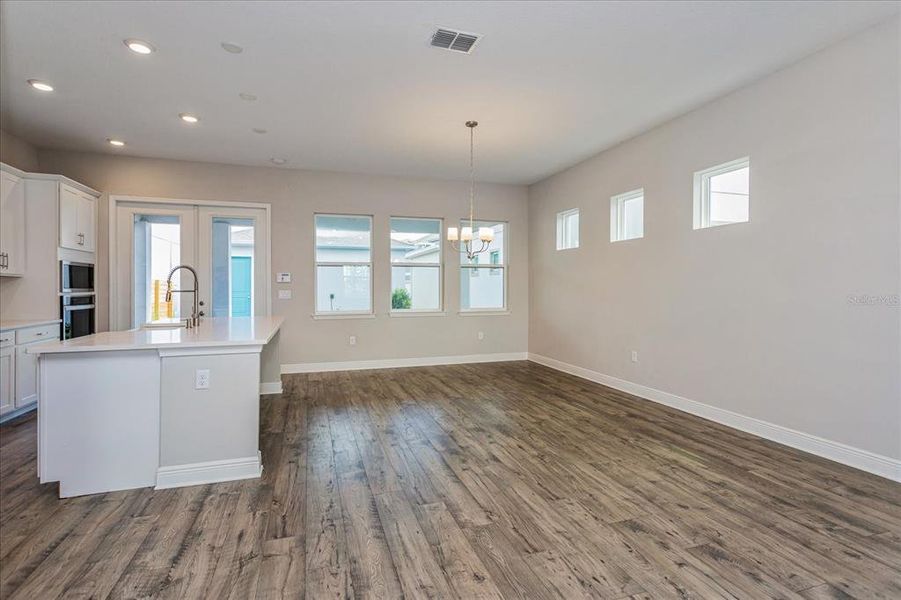 Spacious, unfurnished interior of a new home in , Orlando (Image 15).