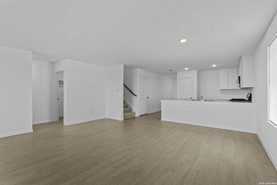 Spacious, unfurnished interior of a new home in Sky Ranch, New Braunfels (Image 28).