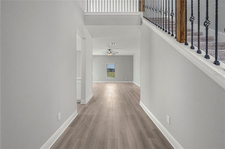 Spacious, unfurnished interior of a new home in Gum Lake Preserve, Lake Alfred (Image 25).