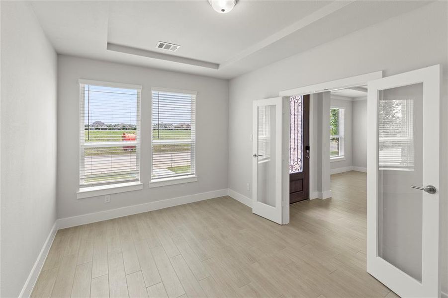 Spacious, unfurnished interior of a new home in Villages of Creekwood, Frisco (Image 17). Spacious, unfurnished interior of a new home in Villages of Creekwood, Frisco (Image 17).