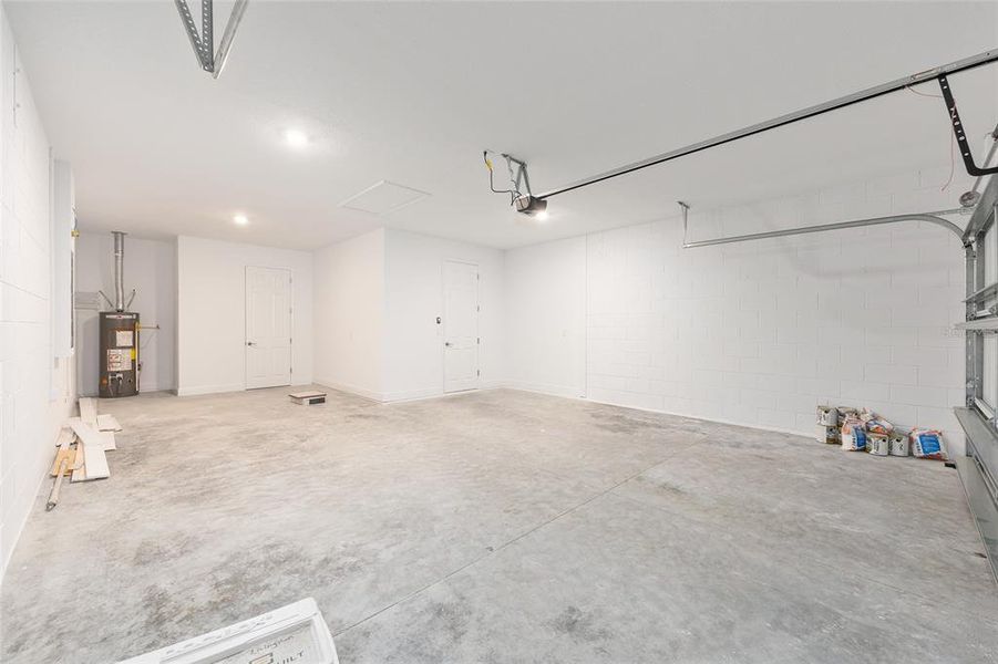 Spacious, unfurnished interior of a new home in On Top of the World Communities, Ocala (Image 9).