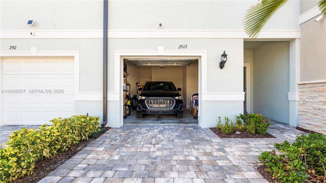 Exterior details and patio area of a home in , Lauderdale Lakes (Image 3).