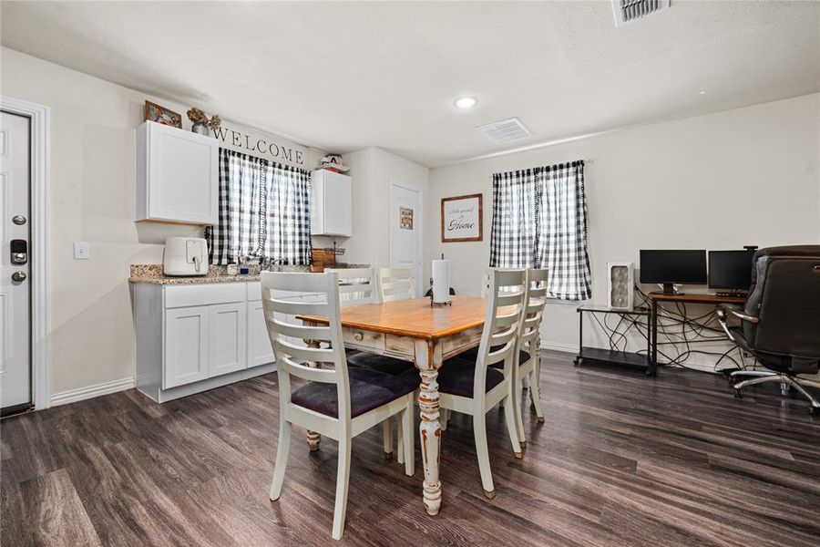 Furnished interior view inside a new home in , Mabank (Image 3).
