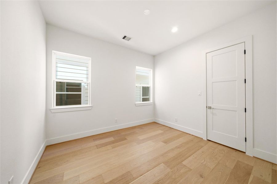 Spacious, unfurnished interior of a new home in , Houston (Image 21).