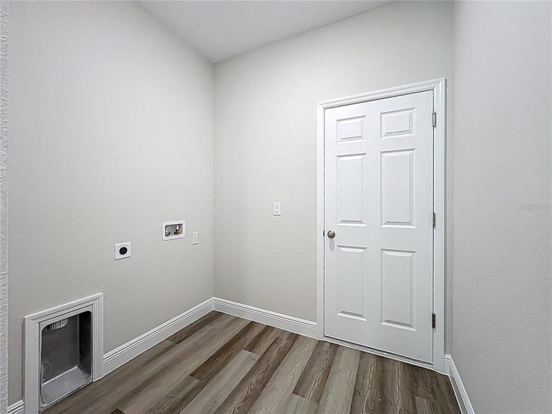Spacious, unfurnished interior of a new home in , North Port (Image 36).