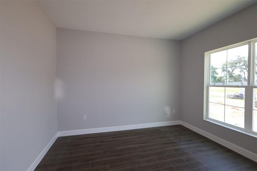 Spacious, unfurnished interior of a new home in Willow Run, Apopka (Image 7).
