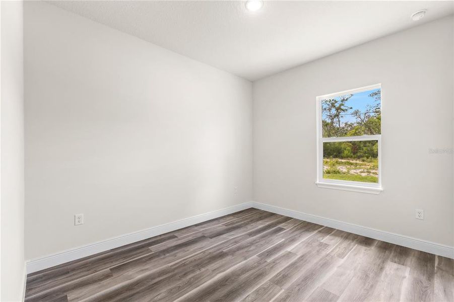 Spacious, unfurnished interior of a new home in , Ocala (Image 14).