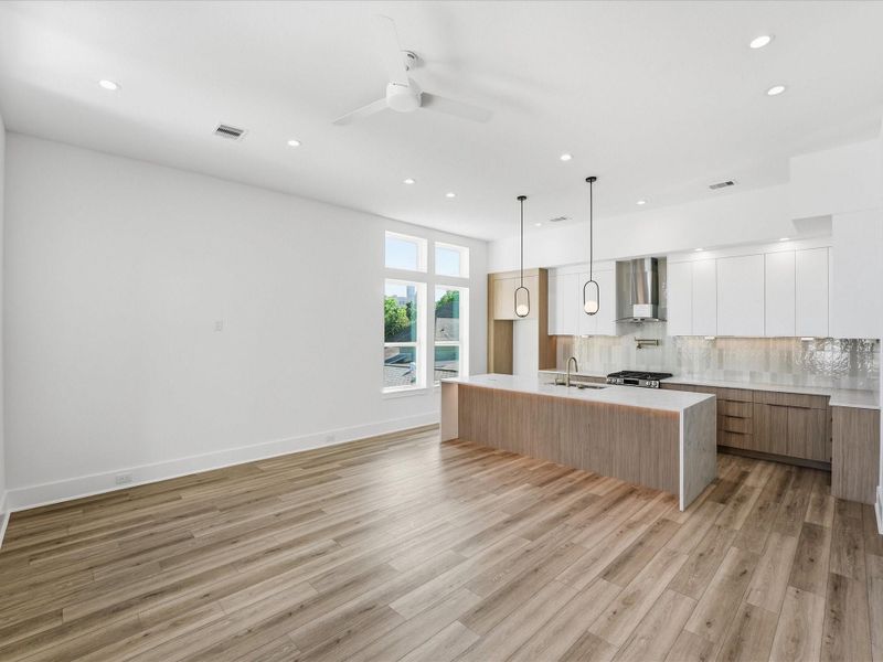 Image 20 of a home in .