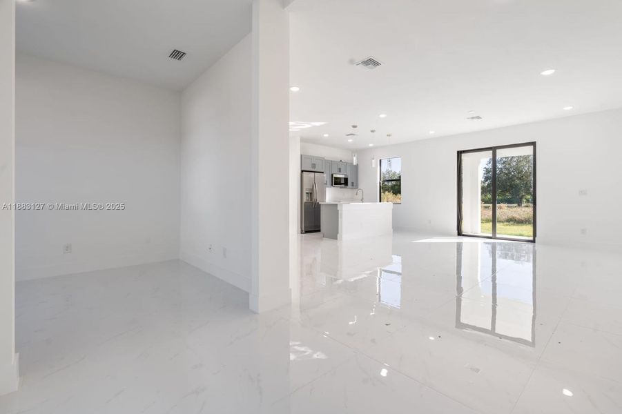 Image 28 of a home in .