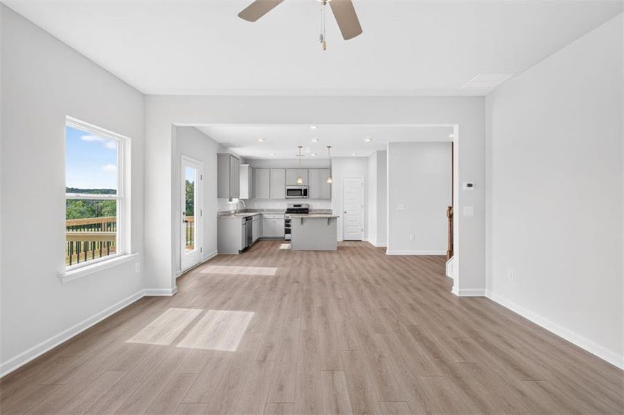 Spacious, unfurnished interior of a new home in Oakmont, Dallas (Image 17).