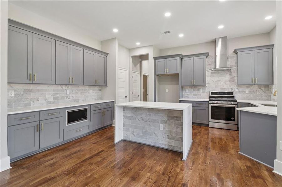 Furnished interior view inside a new home in , Lilburn (Image 9).