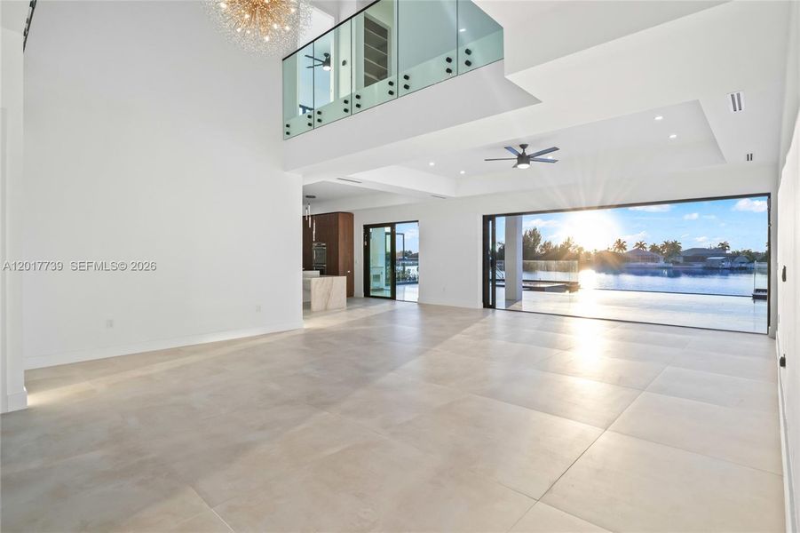 Spacious, unfurnished interior of a new home in , Cape Coral (Image 33).