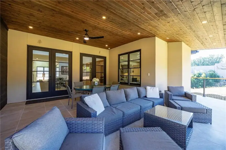 Image 87 of a home in .