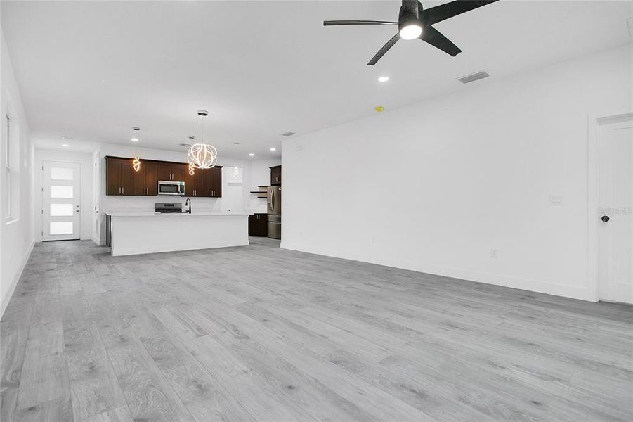 Spacious, unfurnished interior of a new home in , Apopka (Image 18).