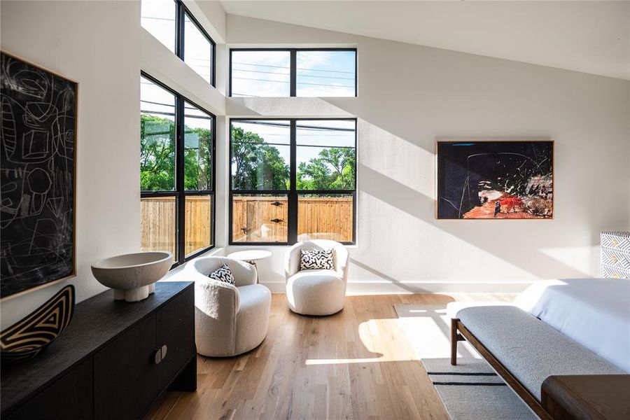 Furnished interior view inside a new home in , Dallas (Image 23).