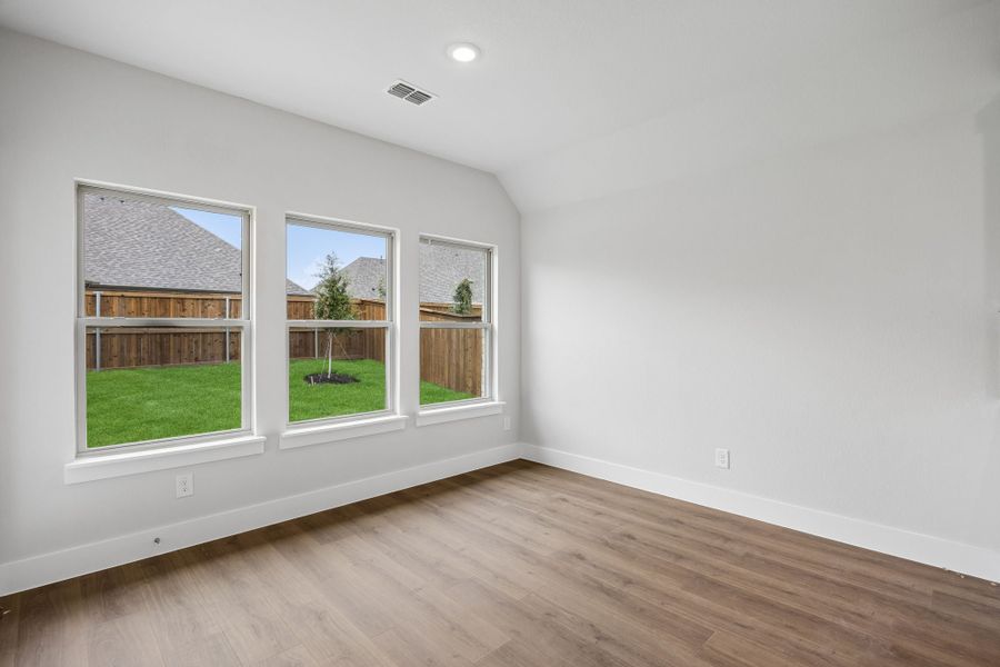Spacious, unfurnished interior of a new home in Dove Hollow, Waxahachie (Image 27). Spacious, unfurnished interior of a new home in Dove Hollow, Waxahachie (Image 27).