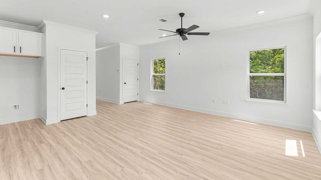 Spacious, unfurnished interior of a new home in Sanctuary Beach, Panama City Beach (Image 17).