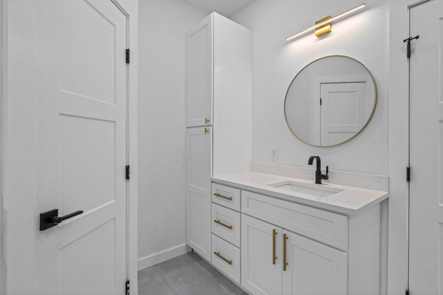 Furnished interior view inside a new home in , Wimberley (Image 12).