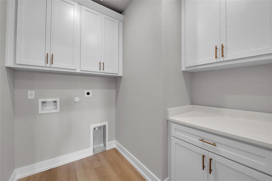 Furnished interior view inside a new home in Rosenthal Estates, Lorena (Image 7).