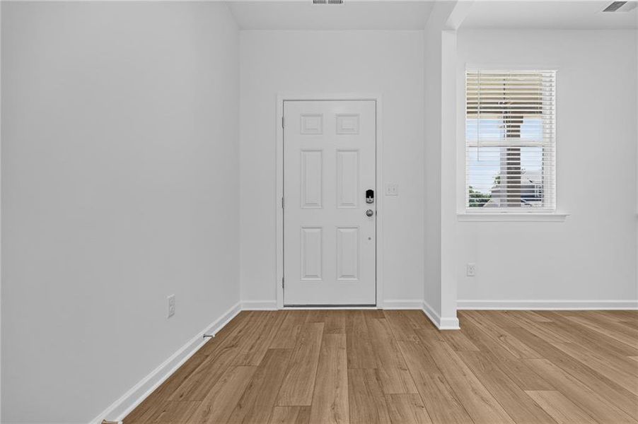 Spacious, unfurnished interior of a new home in Apalachee Hills, Bethlehem (Image 22).