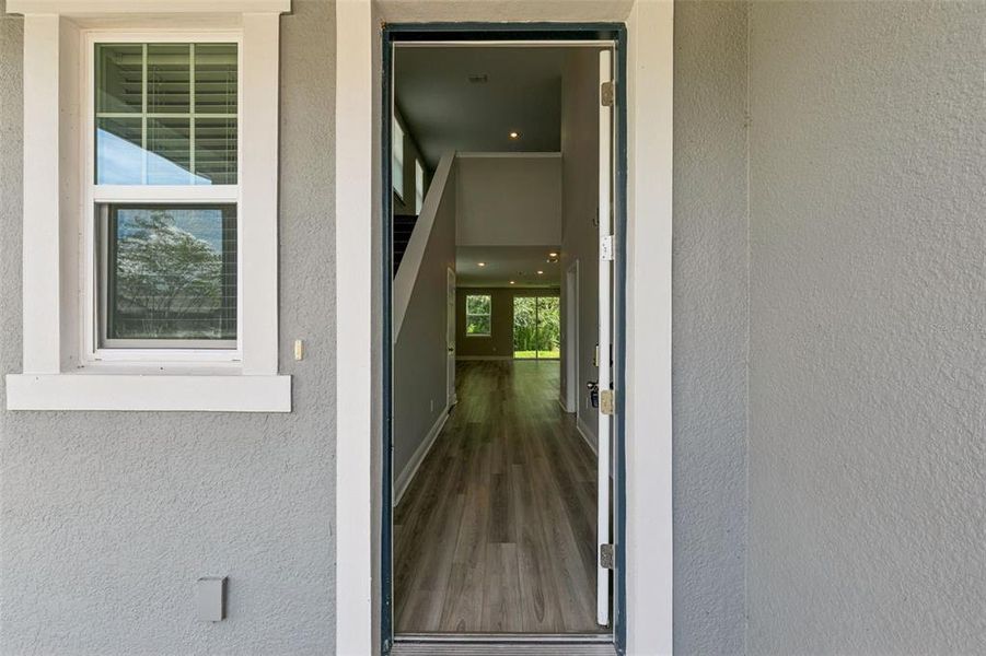 Exterior details and patio area of a home in , Daytona Beach (Image 28).