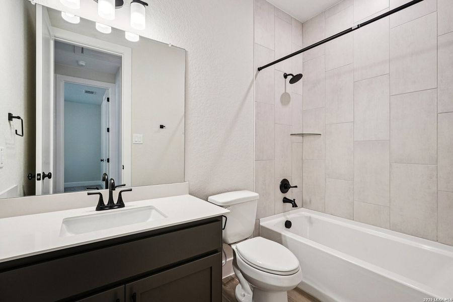 Furnished interior view inside a new home in Meyer Ranch, New Braunfels (Image 10).