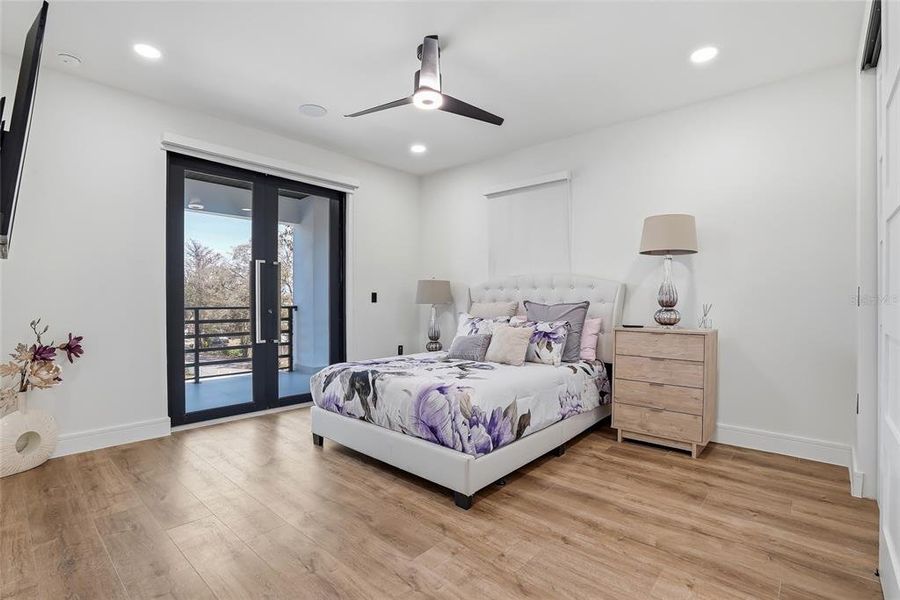 Furnished interior view inside a new home in , Tampa (Image 63).