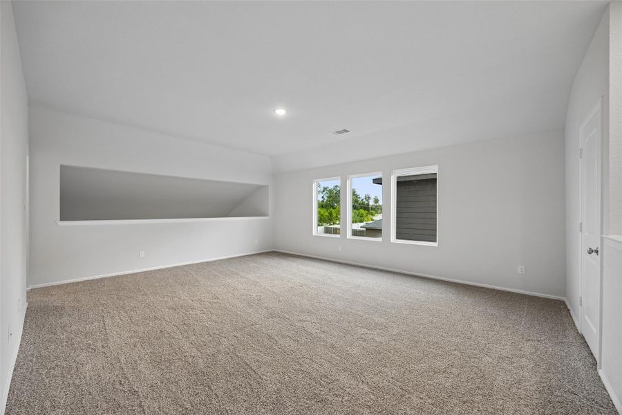 Spacious, unfurnished interior of a new home in Saint Tropez, Huffman (Image 17).