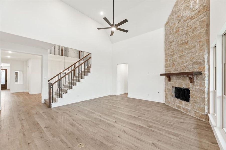 Spacious, unfurnished interior of a new home in Stone River Glen 60s, Royse City (Image 27).