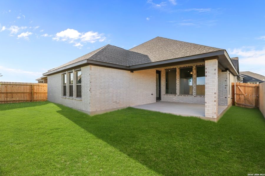 Exterior details and patio area of a home in Nopal Valley, San Antonio (Image 3).