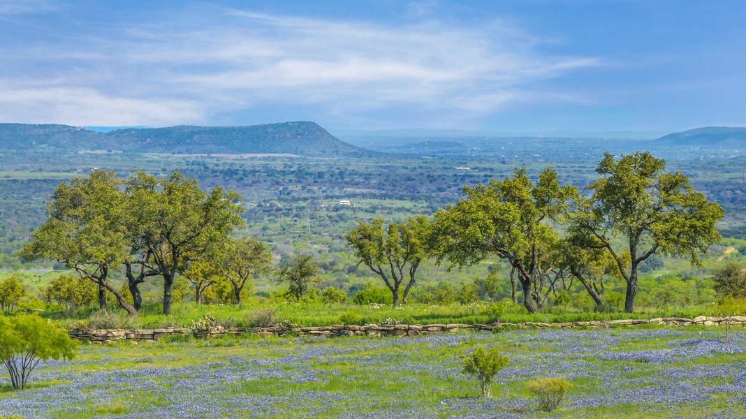 Natural landscape and outdoor views near  in Round Mountain (Image 6).