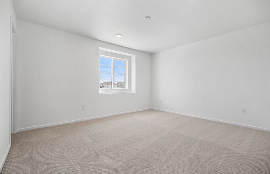 Spacious, unfurnished interior of a new home in Harvest Crossing, Aurora (Image 23).