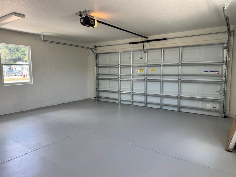 Spacious, unfurnished interior of a new home in , Zephyrhills (Image 41). Spacious, unfurnished interior of a new home in , Zephyrhills (Image 41).