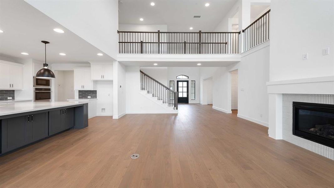Furnished interior view inside a new home in Myrtle Creek 71', Waxahachie (Image 13).