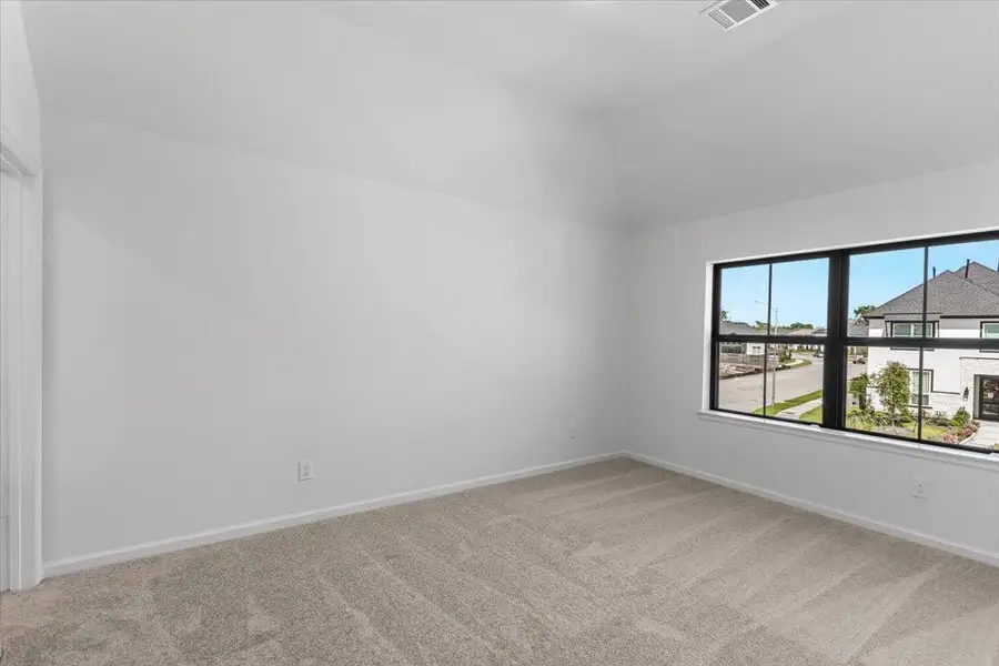 Spacious, unfurnished interior of a new home in , Missouri City (Image 21).