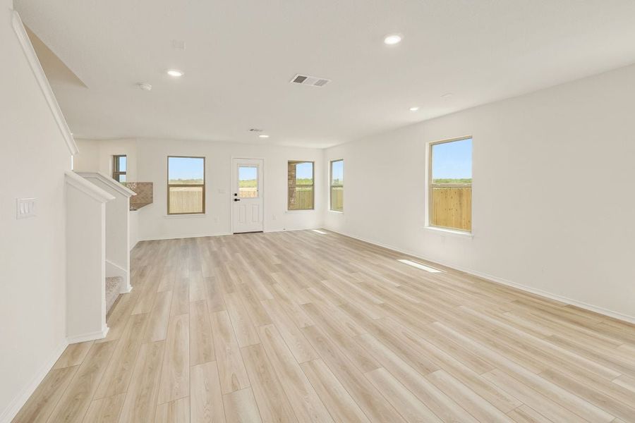 Spacious, unfurnished interior of a new home in Stoney Chase, Del Valle (Image 18). Spacious, unfurnished interior of a new home in Stoney Chase, Del Valle (Image 18).