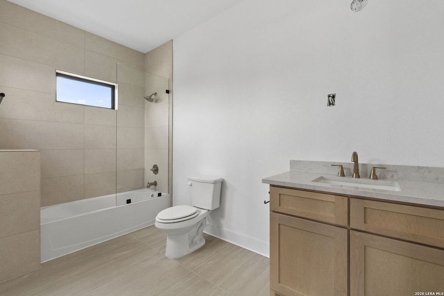 Furnished interior view inside a new home in , Boerne (Image 10).