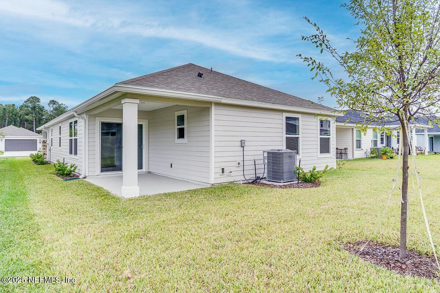 Exterior details and patio area of a home in Stonecrest, St. Johns (Image 3).