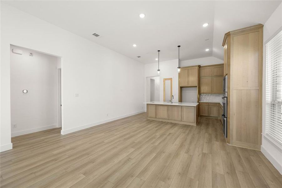 Spacious, unfurnished interior of a new home in Birdsong, Mansfield (Image 28).